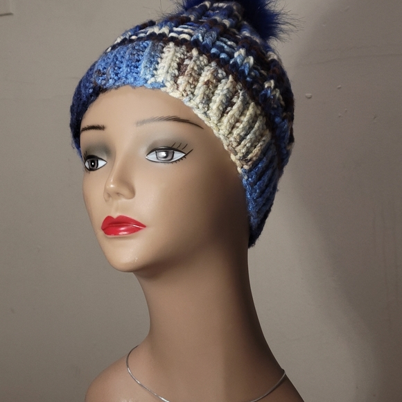 Multi Blend Blue Beanie Slouchly / Pom Pom - Picture 2 of 5